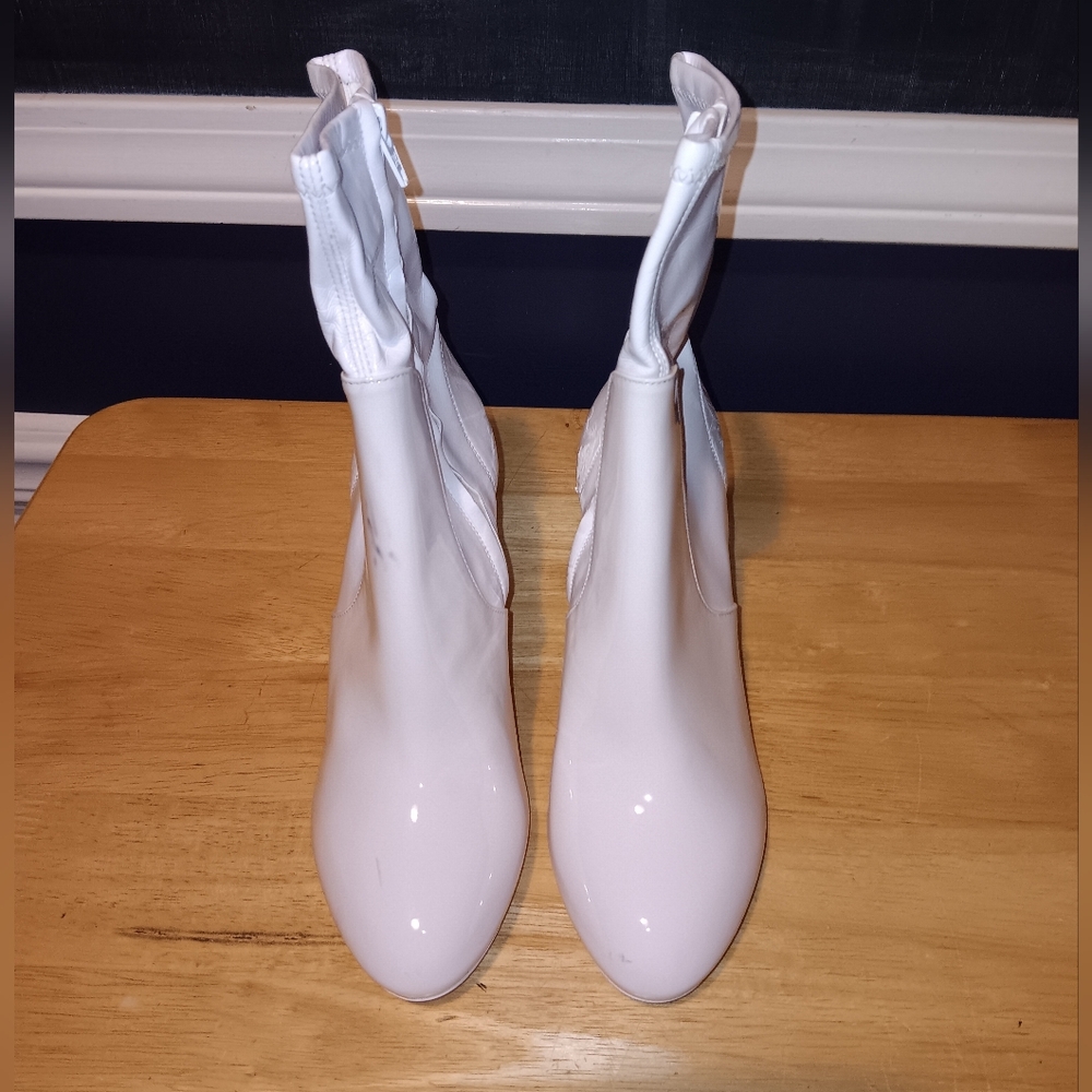 Louis Vuitton White Patent Leather Silhouette Boots Size 35
